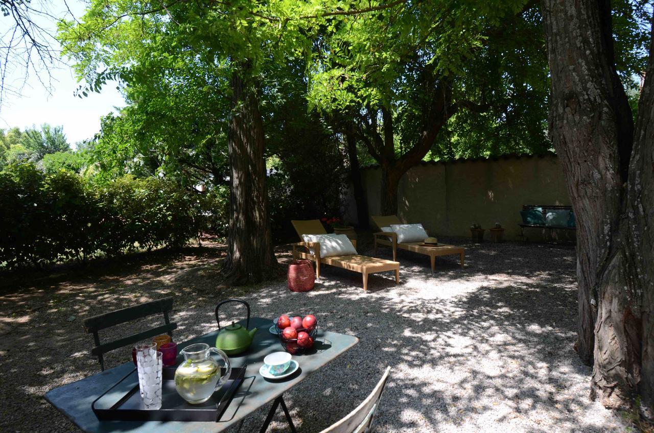 Domaine Shambala Bed & Breakfast Velaux Bagian luar foto