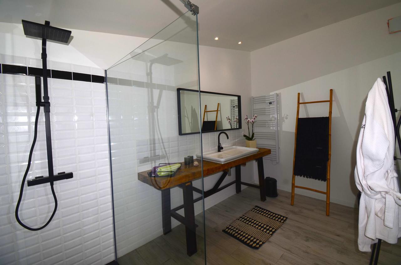 Domaine Shambala Bed & Breakfast Velaux Bagian luar foto