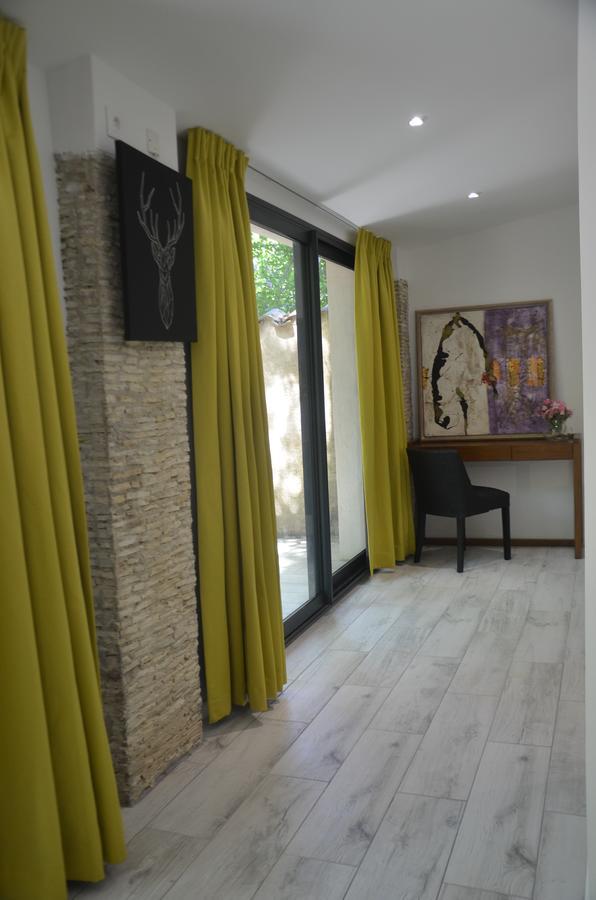 Domaine Shambala Bed & Breakfast Velaux Bagian luar foto